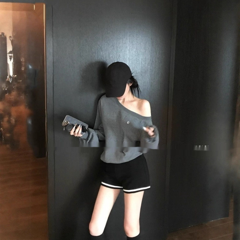 Off-the-shoulder Small Icon Loose Pullover Sweatershirt - ZEXO 