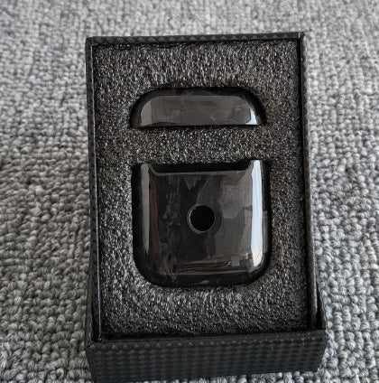 Carbon fiber protective case for earbuds